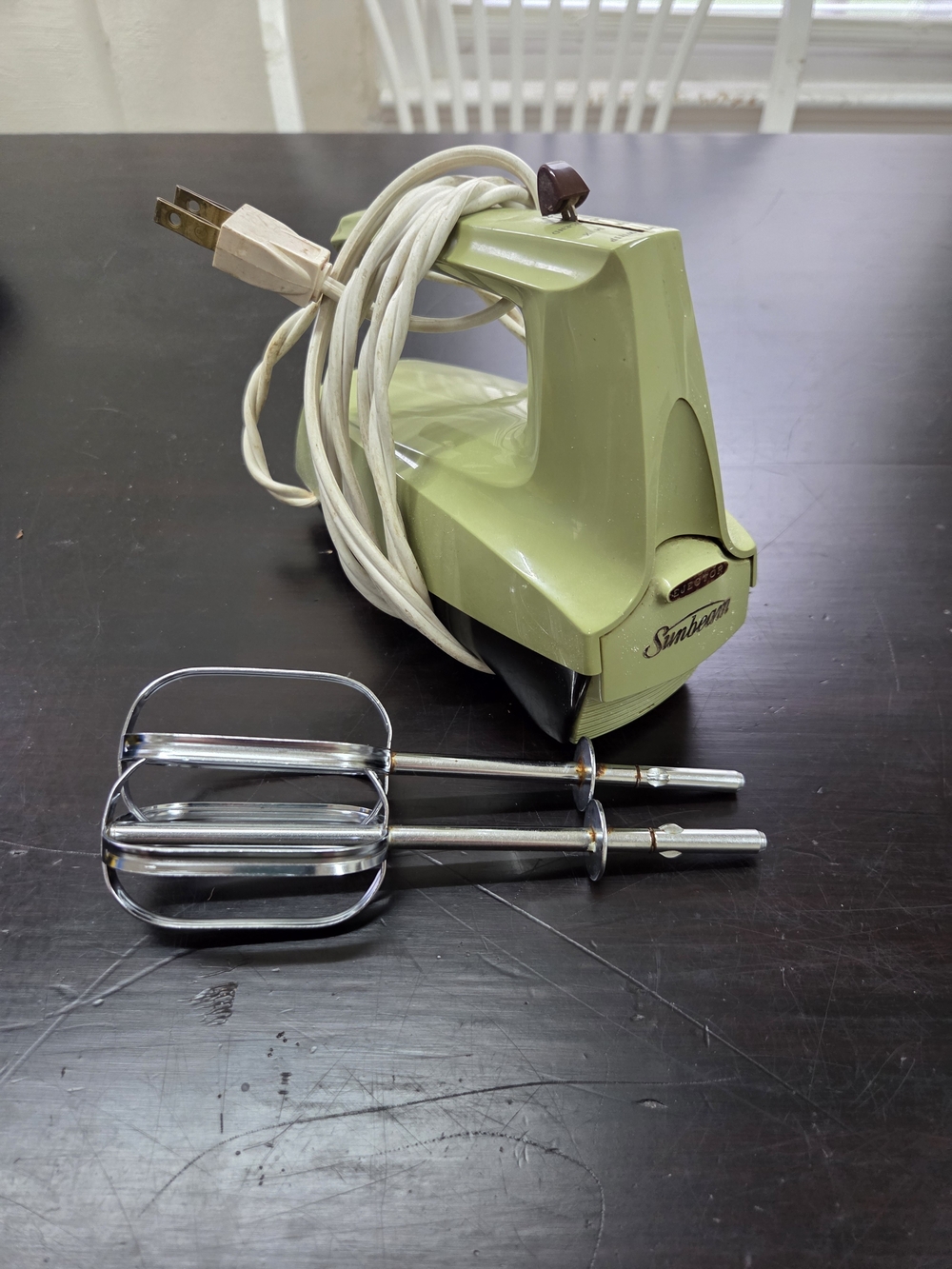 Sunbeam Vintage Electric Hand Mixer in Avocado Green